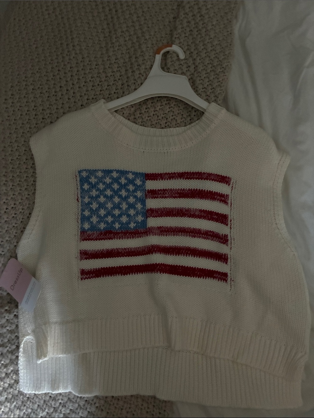 Crewneck Sleeveless Knit Vest with Flag Motif - White